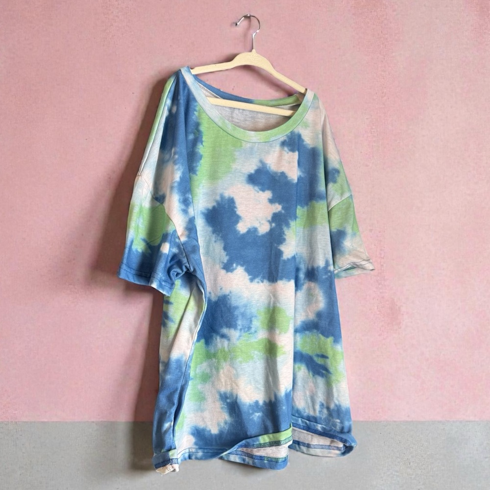 LOCUBE Blue and Green Tie-Dye T-Shirt